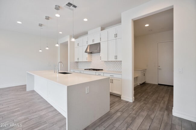 Building Photo - 7358 E Casitas Del Rio Dr