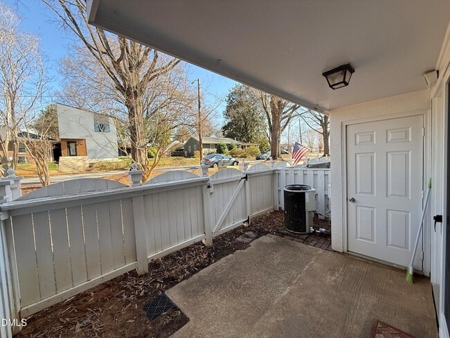 Building Photo - 1456 Barton Pl Dr