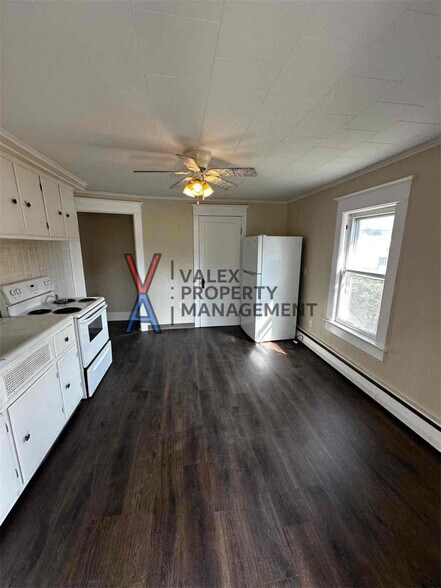 Building Photo - 531 N Bromley Ave