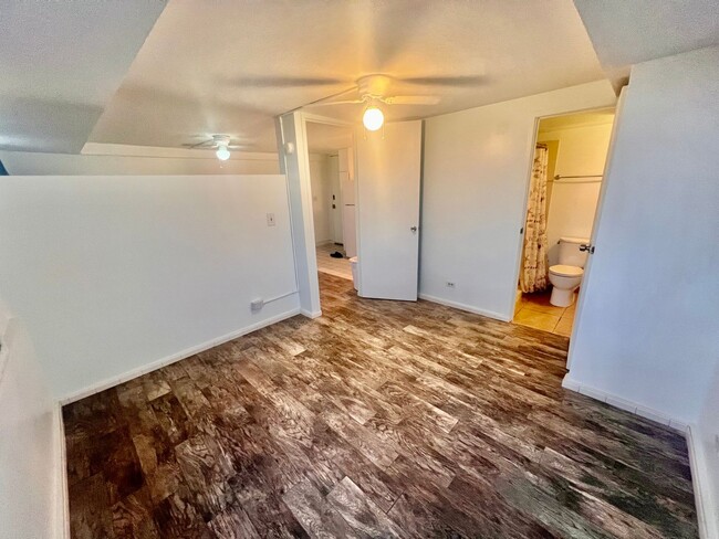 Building Photo - Five Regents/1 BD/1 BA/1 PK