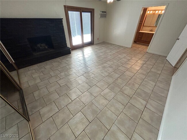 Building Photo - 113 Cedar St