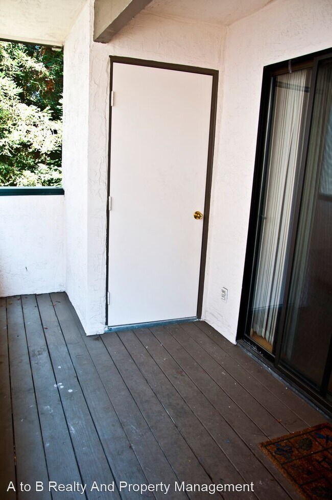 Building Photo - 2 br, 2 bath House - 609 San Conrado Terr #4