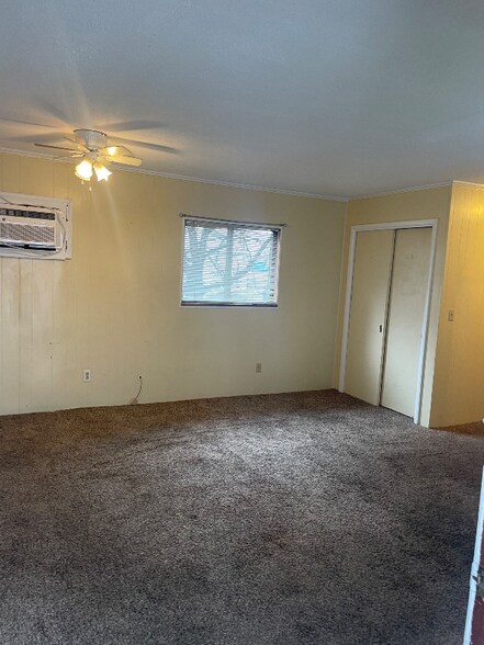 Building Photo - 1324 5th Ave