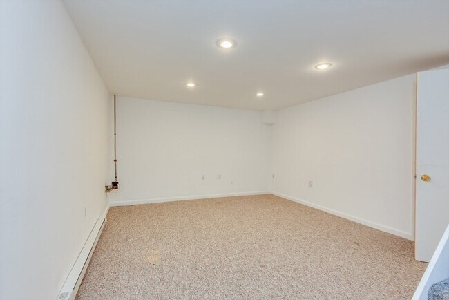 Building Photo - 18 Westford Rd