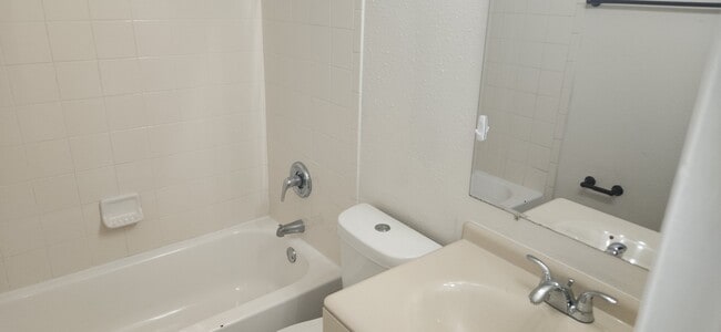 Building Photo - 205 Harbor Dr