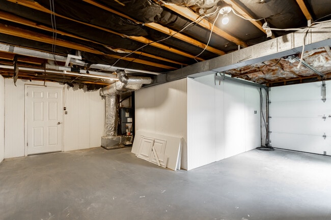 Building Photo - 729 Pollard Rd