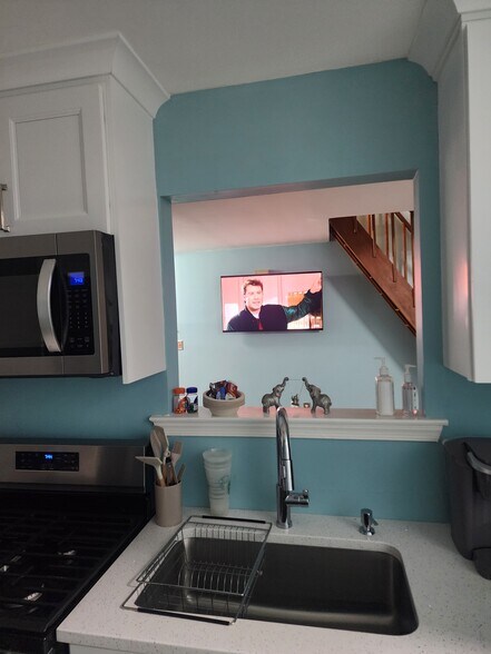 Building Photo - 1 Central Ave