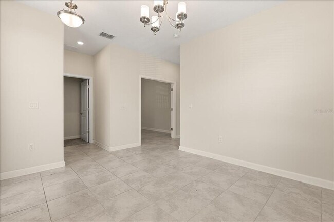 Building Photo - 9131 Cut Shot Dr