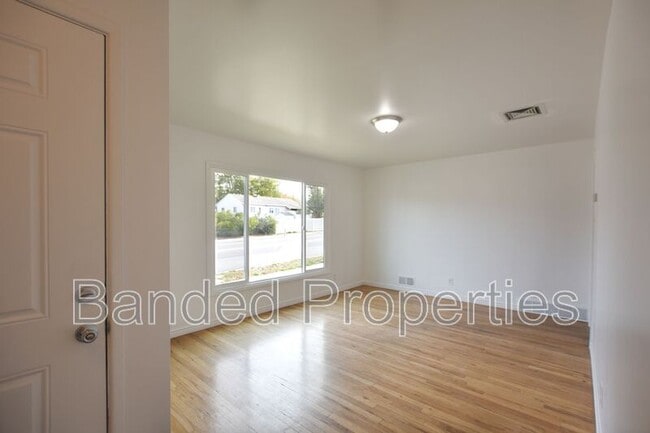 Building Photo - 4739 S 300 W