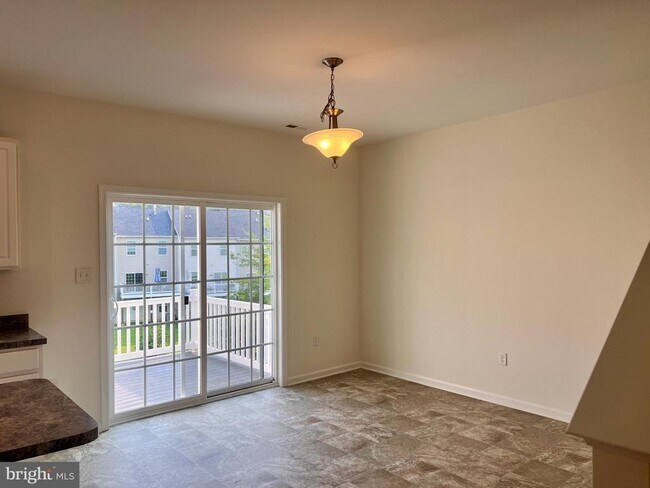 Building Photo - 654 Jacobsen Cir