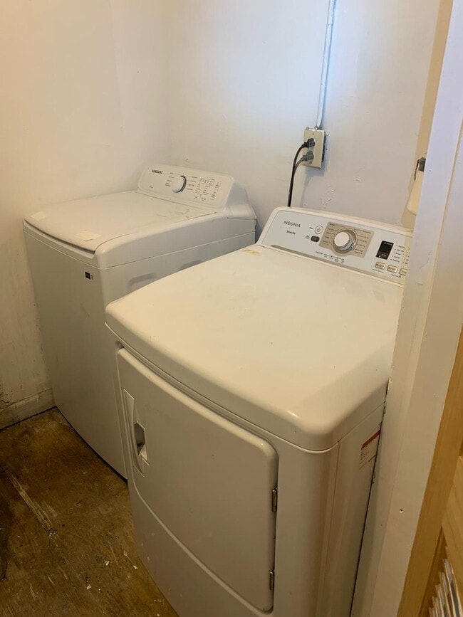 Building Photo - 4841 S Evans Ave