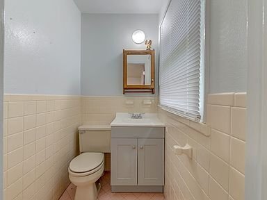 Building Photo - 4469 Mohegan Dr