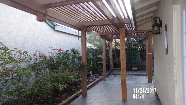 Building Photo - Charming Two Story Home