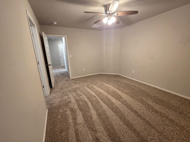 Building Photo - 9704 Saddle Dr