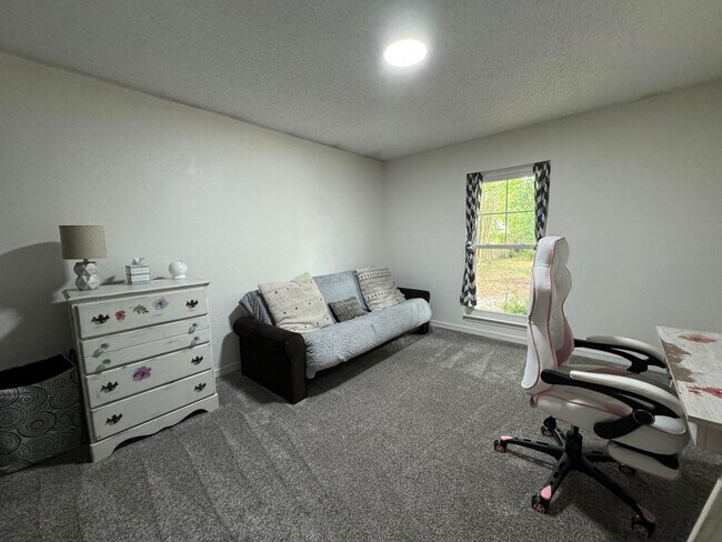 Building Photo - 220 Wynnehaven Beach Rd