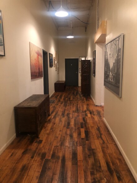 Building Photo - 1415 Kemper St