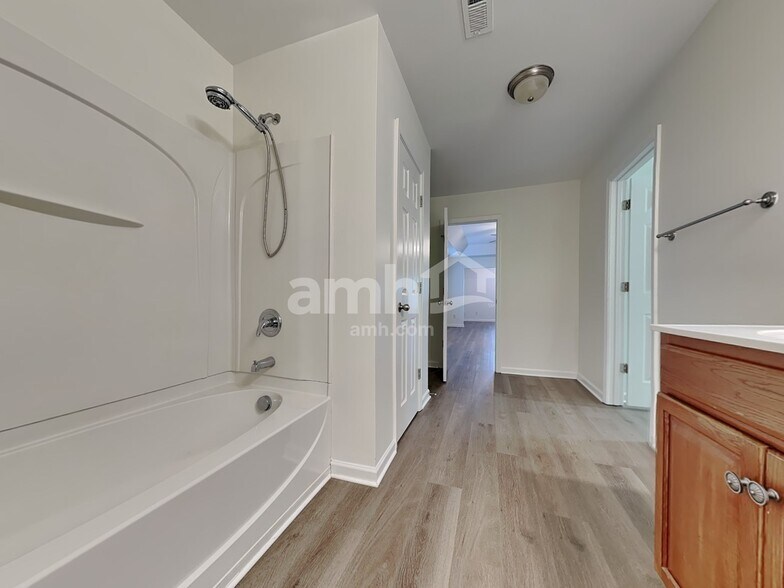 Building Photo - 146 Millen Dr