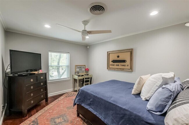 Building Photo - 8638 Oakford Dr