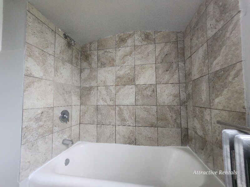 Building Photo - 9909 S Charles St