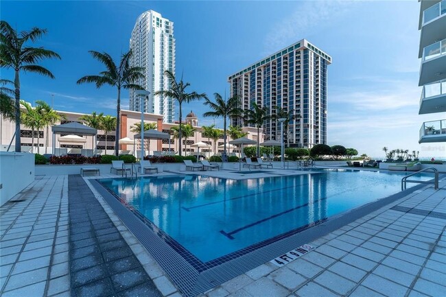 Building Photo - 175 1st St S