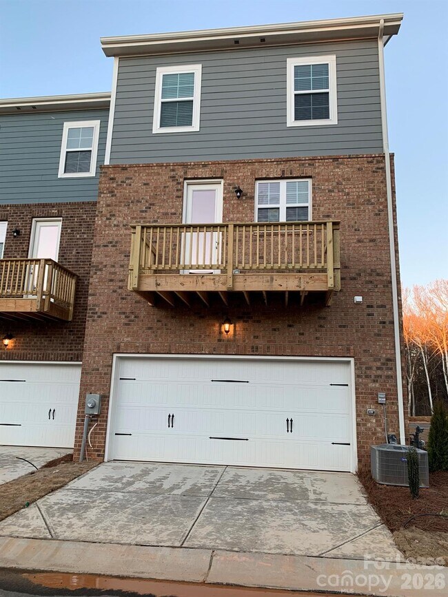 Building Photo - 12031 Remarque Rd