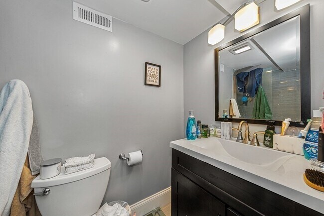 Building Photo - 1570 Tremont St