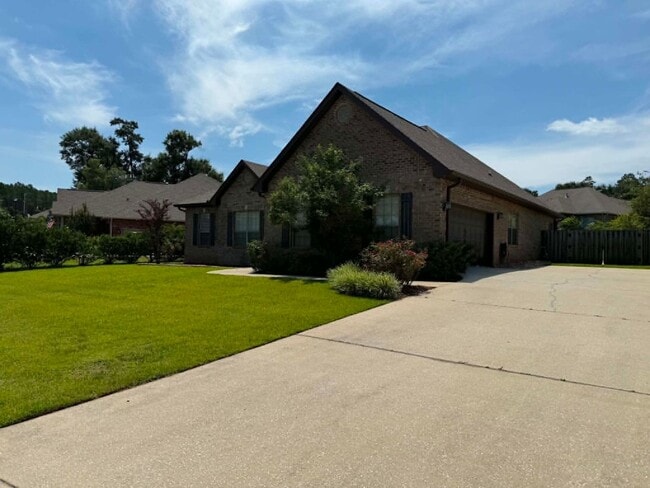 Building Photo - 12001 Squirrel Dr