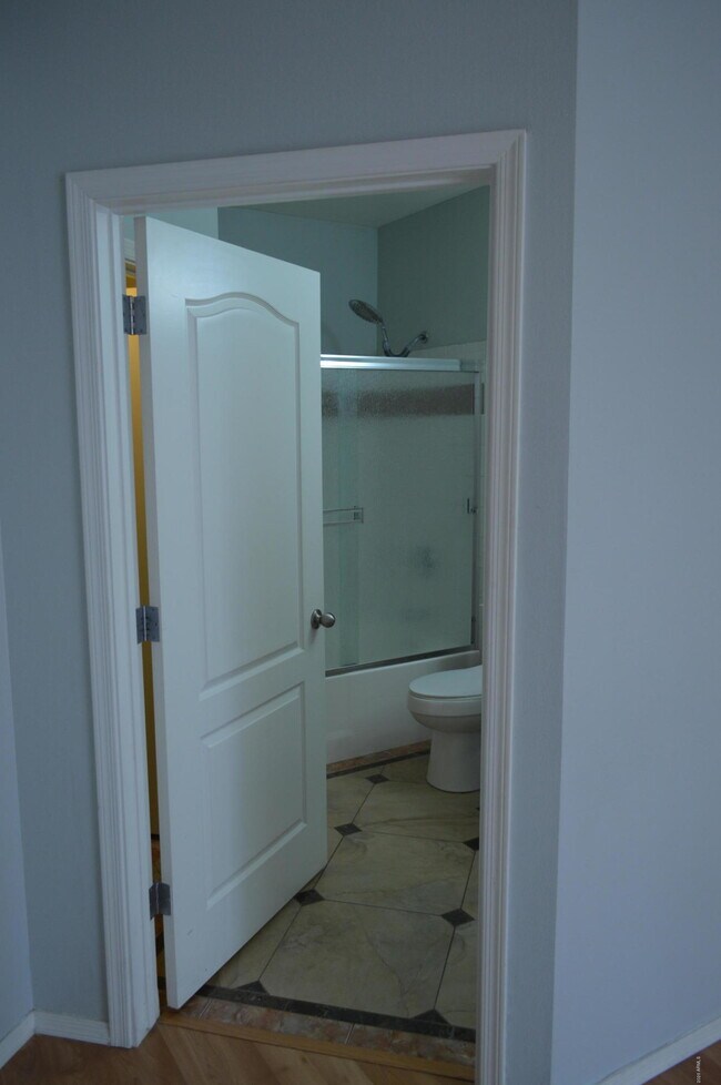 Building Photo - 1701 E Colter St