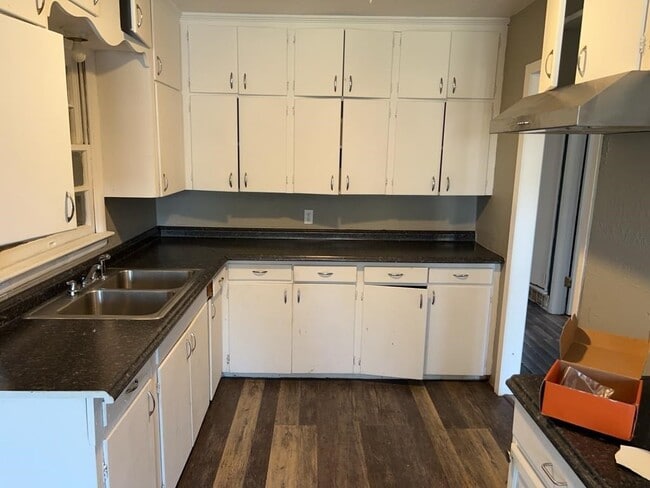 Building Photo - 2811 NW 21st Pl