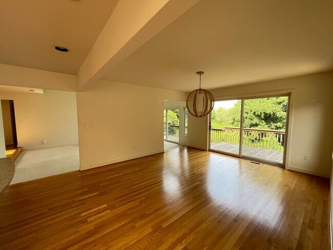 Building Photo - COMMUTERS DREAM!  PRIVATE ACREAGE STAFFORD AND MINUTES TO VRE