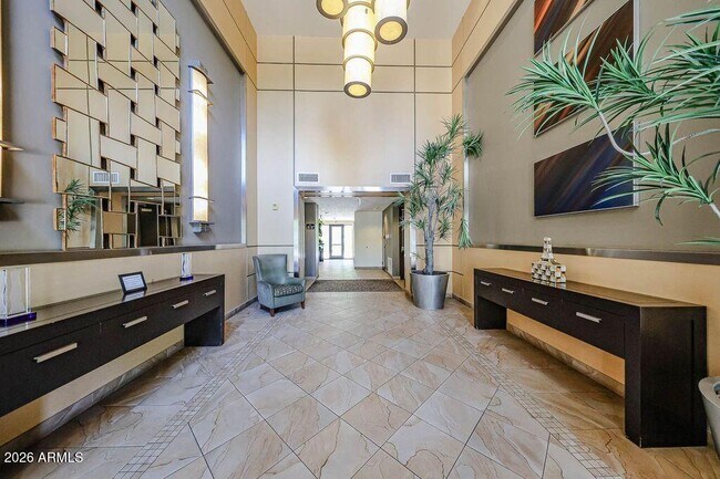Building Photo - 7291 N Scottsdale Rd