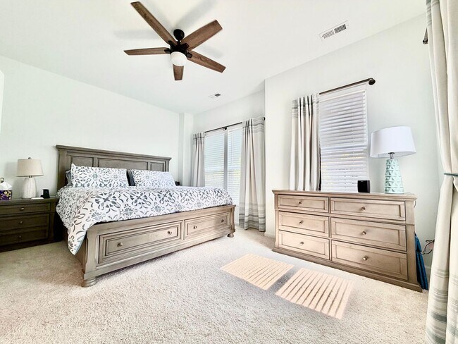 Building Photo - Fully Furnished 2BR/3.5BA Townhome with Garage — Minutes from Downtown Raleigh