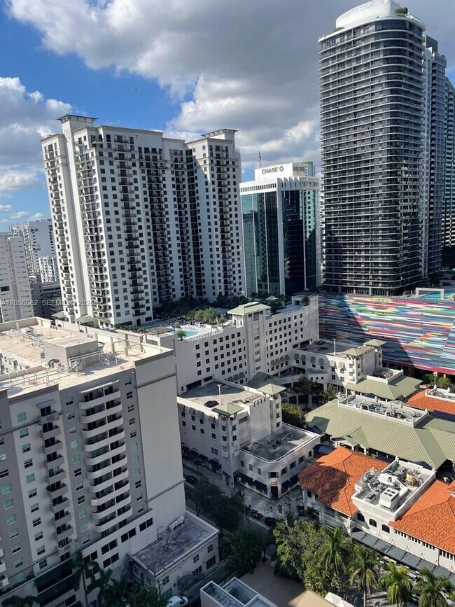 Building Photo - 1000 Brickell Plaza