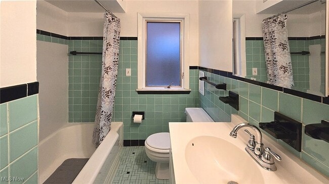 Building Photo - 70 Sunnycliff Dr