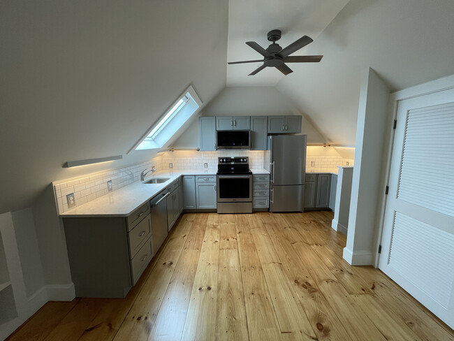 Third Floor Loft Kitchen - 18 North St