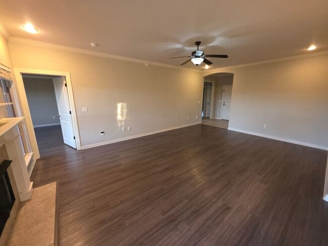 Building Photo - Lovely 3 bedroom home in northwest Fayetteville