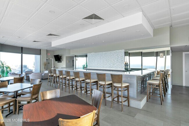 Building Photo - 1 Scenic Dr