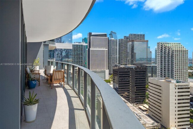 Building Photo - 1000 Brickell Plaza