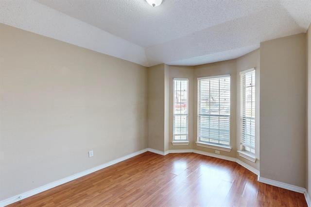 Building Photo - 202 Willow Creek Dr