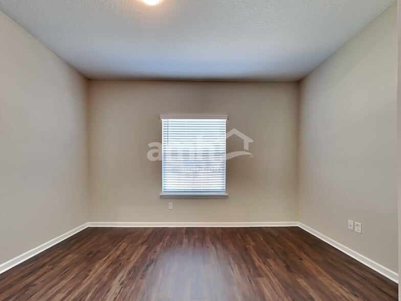 Building Photo - 172 Hemlock Point