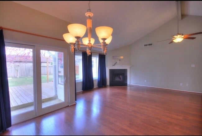 Building Photo - 3039 Becket St