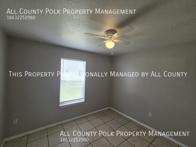 Building Photo - Fantastic 3 Bedroom Duplex - Lawn Care Inc...