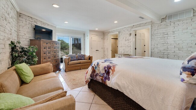 Building Photo - 1217 Debordieu Blvd