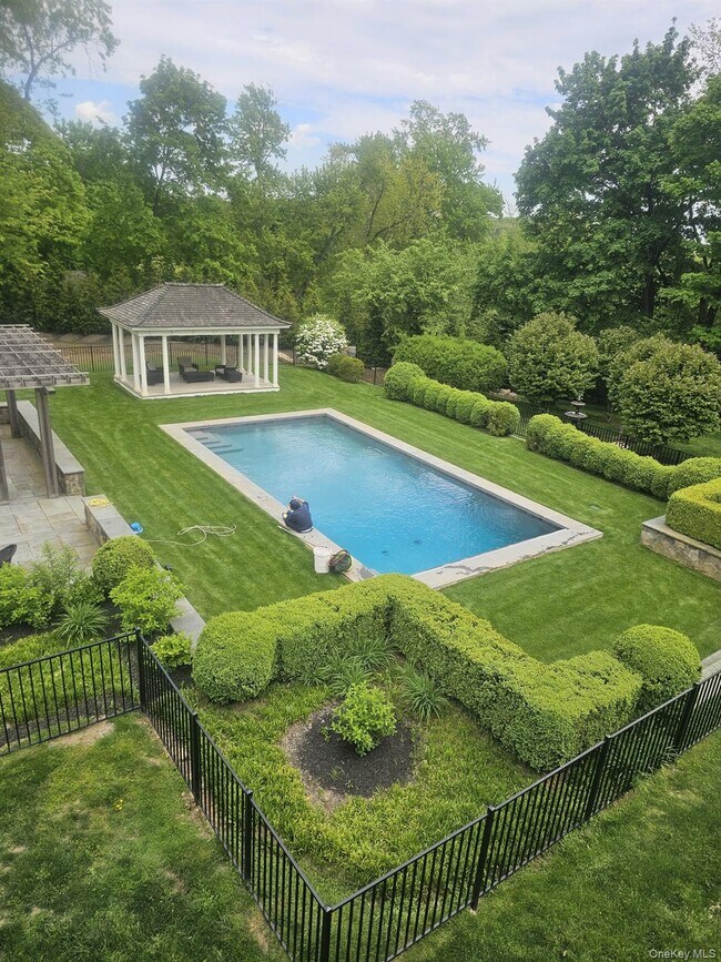 Building Photo - 270 Guard Hill Rd