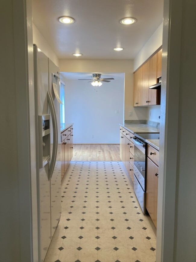 Building Photo - Spacious 4 Bedroom 2 Bath House NW Corvallis