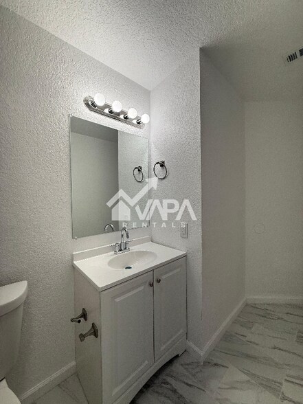 Building Photo - 6547 Estes Flats