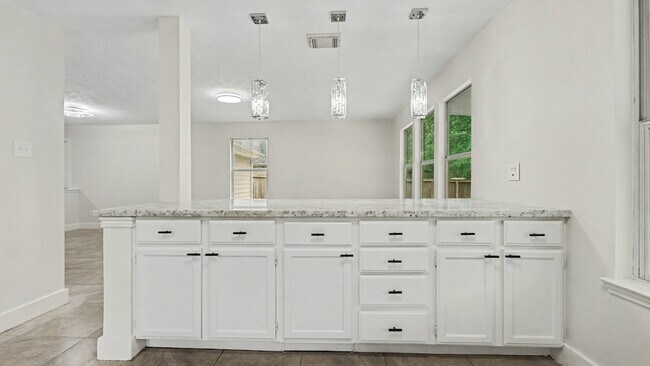 Building Photo - 17135 Yeoman Way