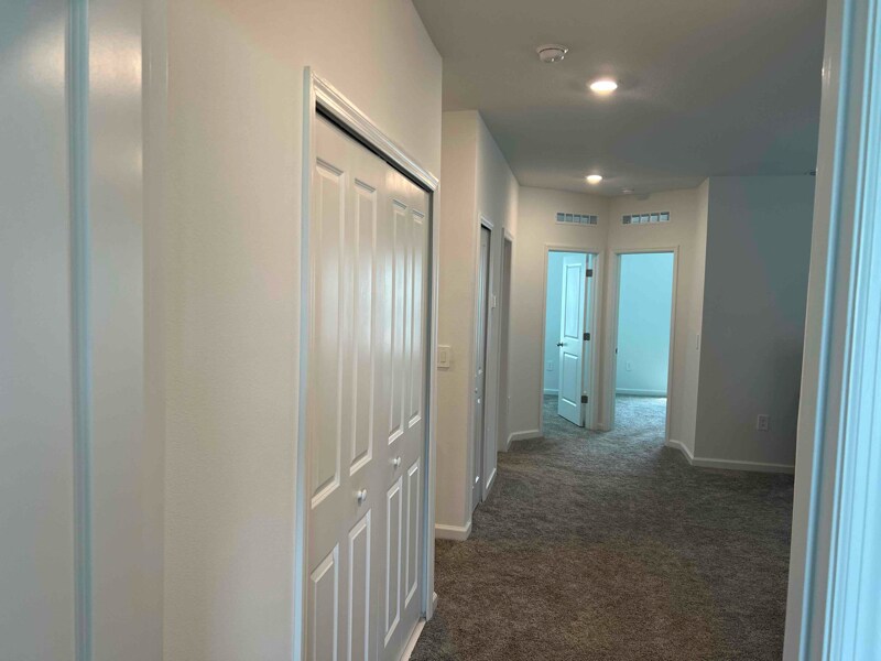 Building Photo - 3141 Laurent Lp