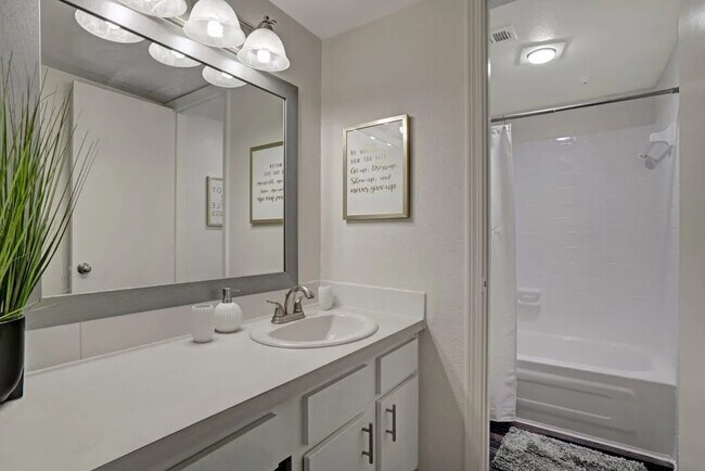 Building Photo - Lifestyle Convenience Meets Natural Beauty