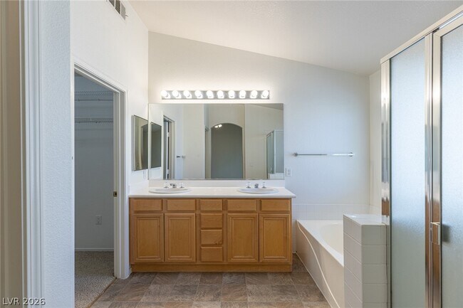 Building Photo - 718 Tiffany Bend St